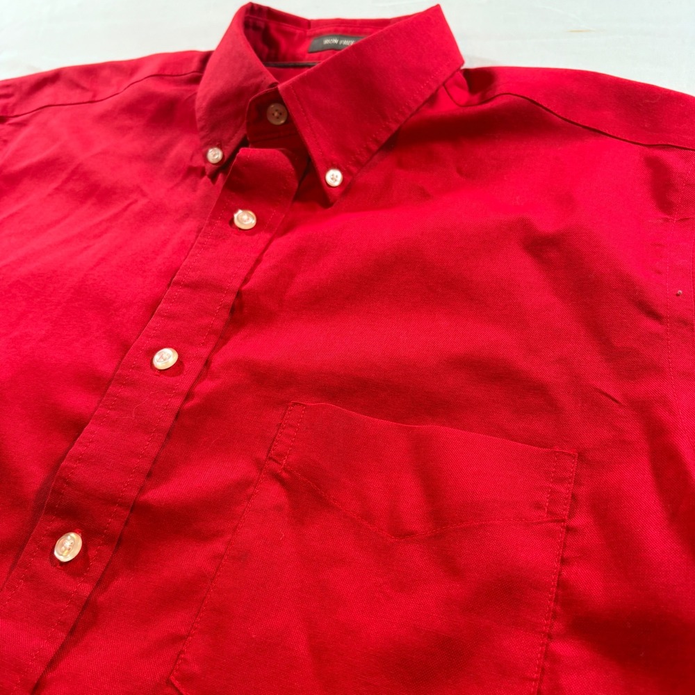 St Johns Bay Mens Medium Red Short Sleeve Button Down Shirt Iron Free Solid